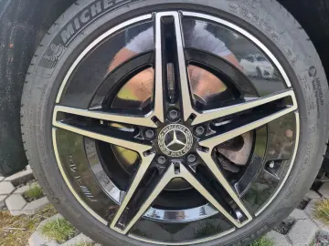 MERCEDES-BENZ C 300e - AMG Line - HUD  360  Cam  ACC