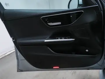MERCEDES-BENZ C 300 d AMG Line 2x Advance 18 Kam MBUX