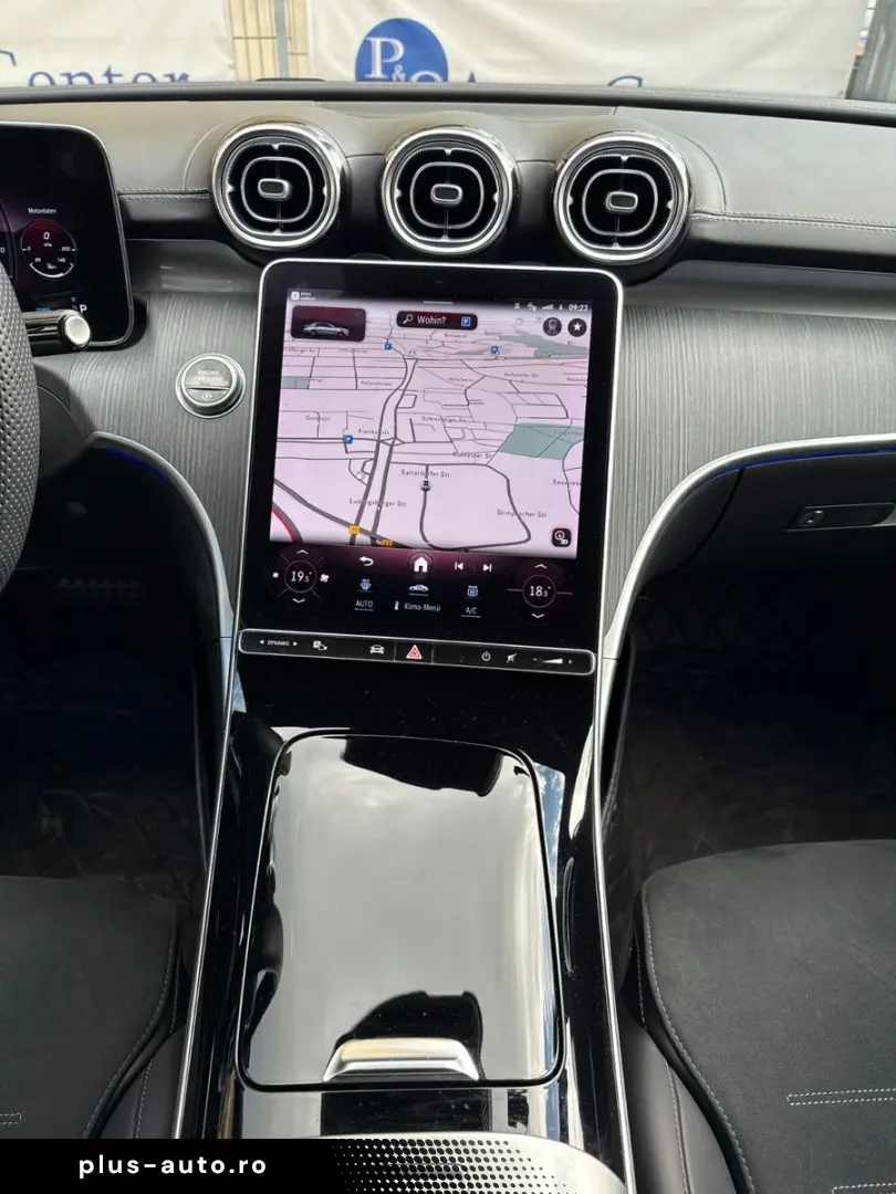 MERCEDES-BENZ C 300 AMG Sport DIGITAL LIGHT MBUX 360