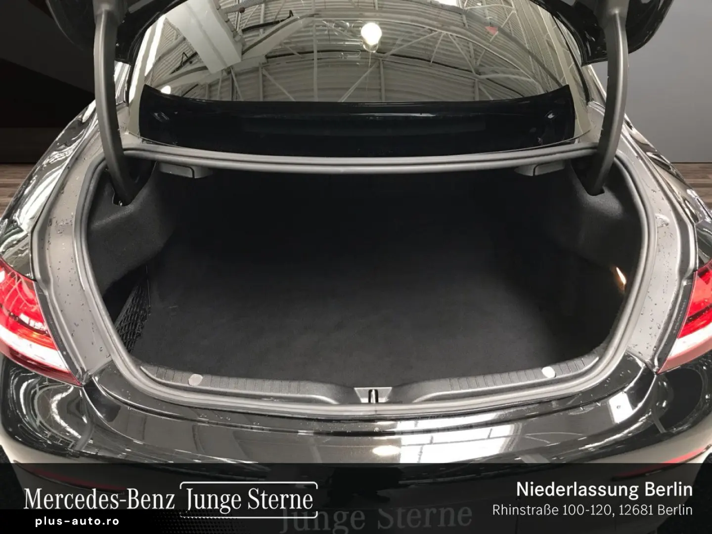 MERCEDES-BENZ C 300 Coupé AMG Night Pano Burmest Distr LED