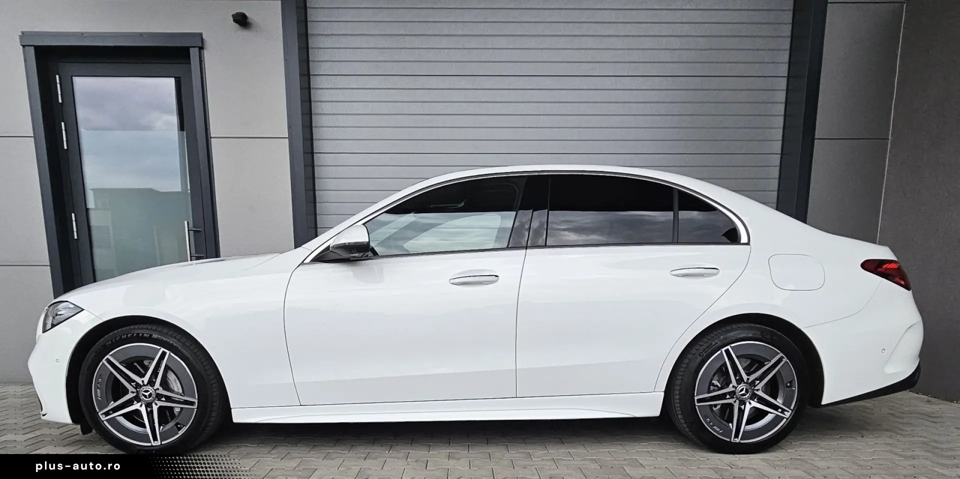 MERCEDES-BENZ C 300 de AMG Line 1Hand