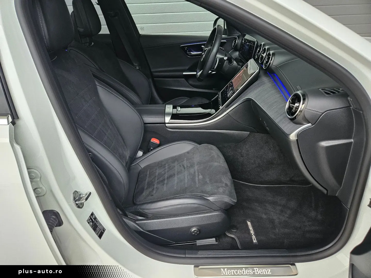 MERCEDES-BENZ C 300 de AMG Line 1Hand