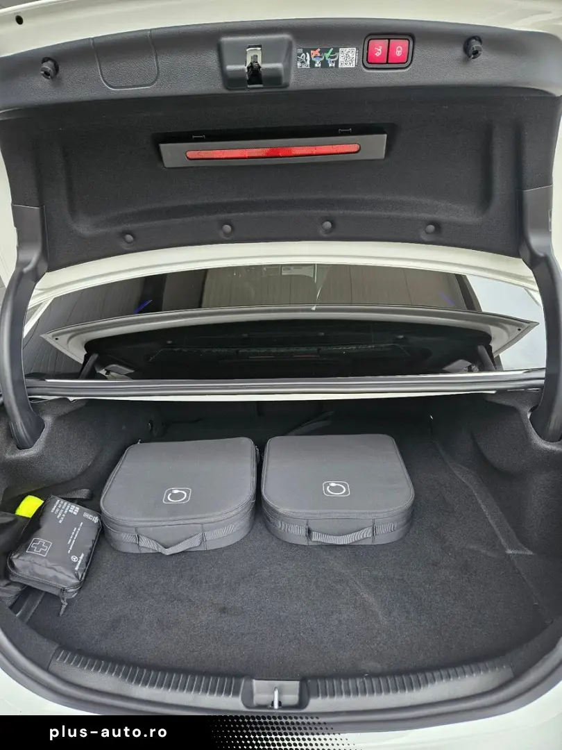 MERCEDES-BENZ C 300 de AMG Line 1Hand