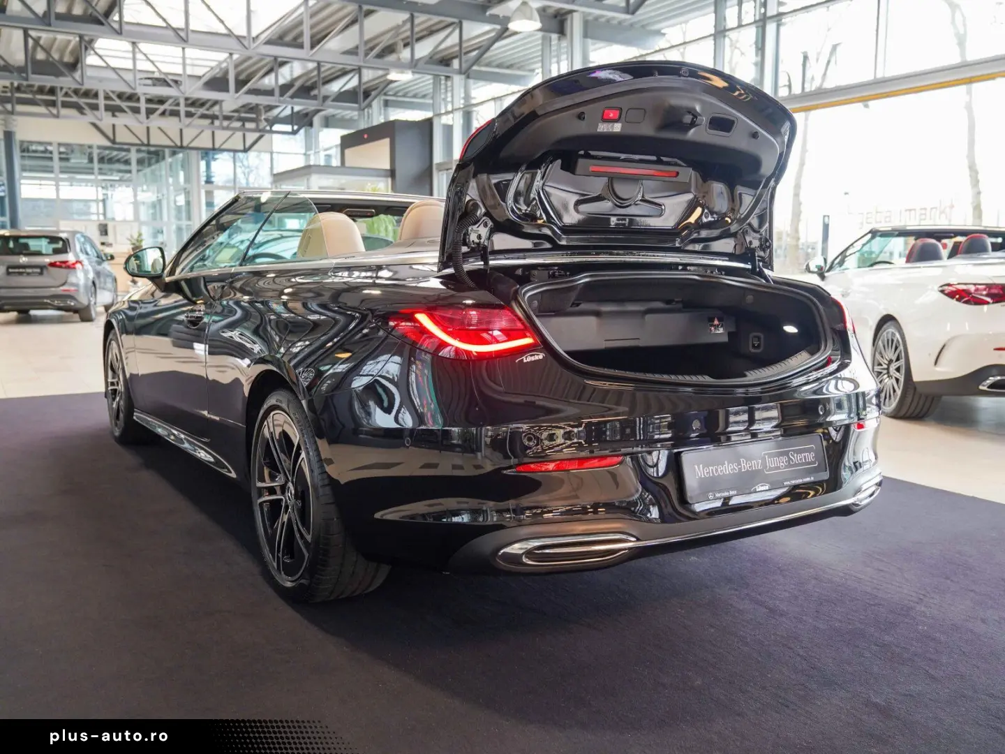 MERCEDES-BENZ CLE 220 d Cabrio macchiato rotes Verde&hellip;