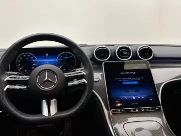 MERCEDES-BENZ C 300 d AMG Distronic Totwinkel Amb CarPlay