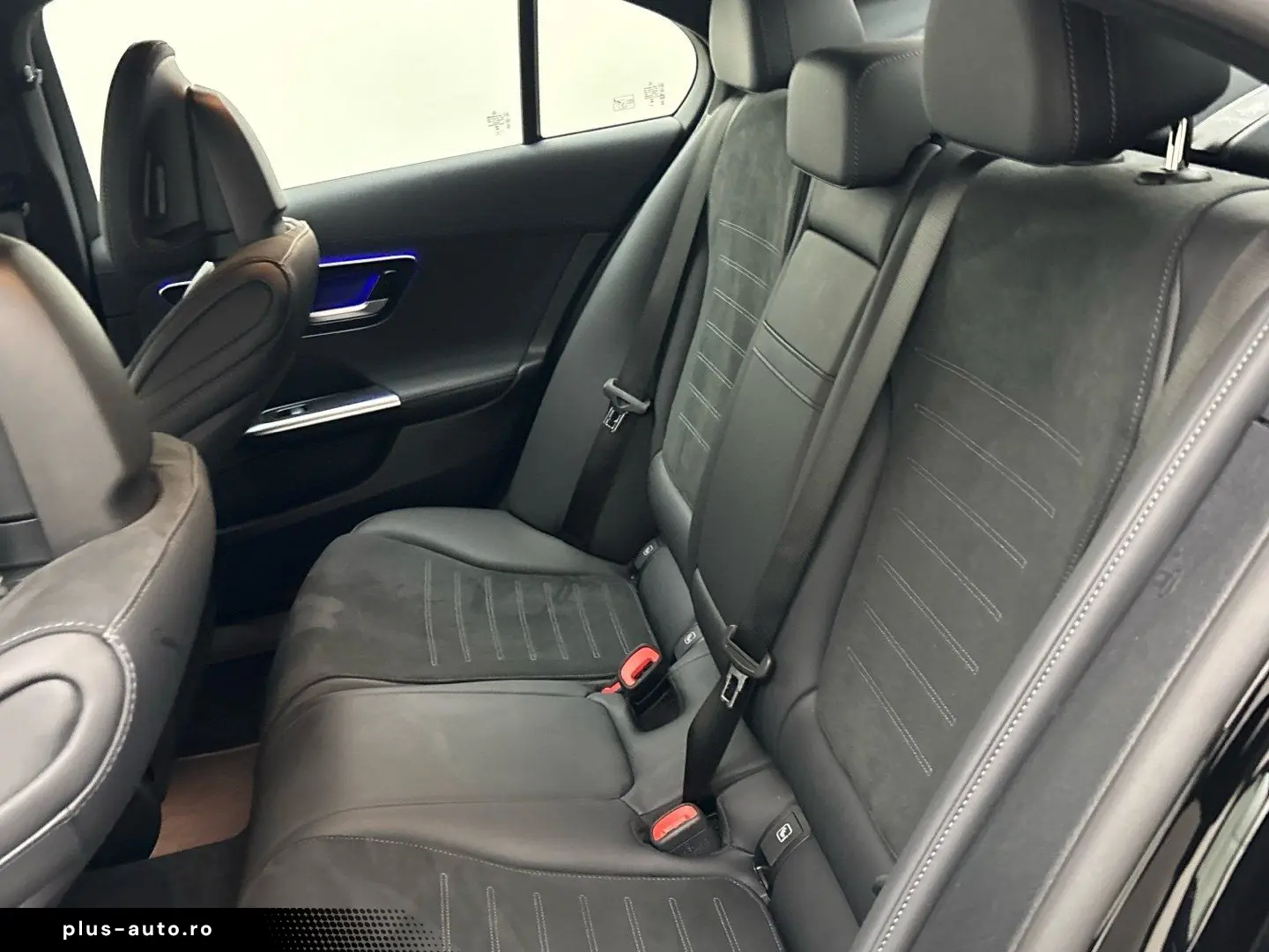 MERCEDES-BENZ C 300 d AMG Distronic Totwinkel Amb CarPlay
