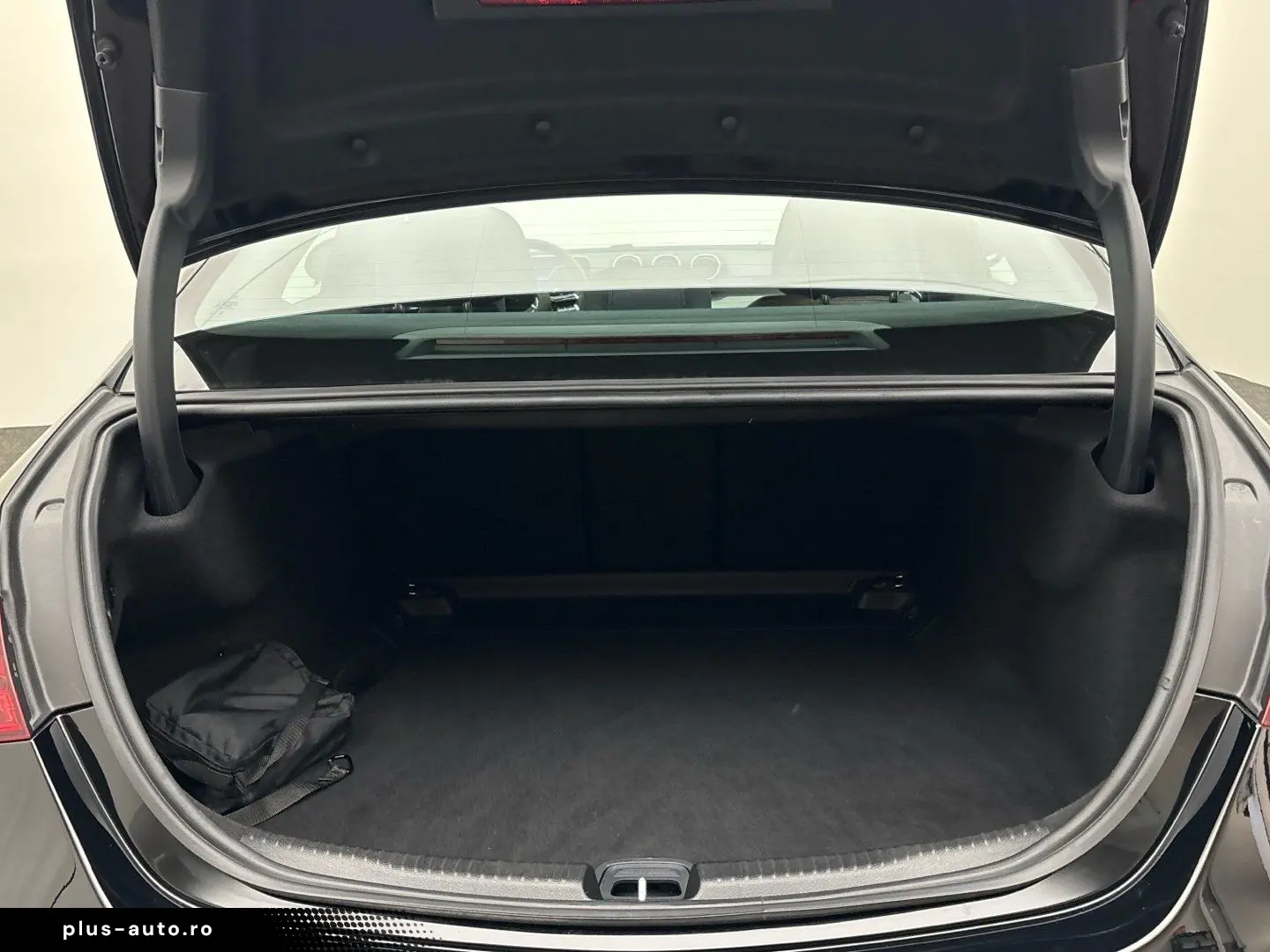 MERCEDES-BENZ C 300 d AMG Distronic Totwinkel Amb CarPlay