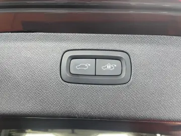 VOLVO XC90 T8 AWD Recharge Plus Bright - 7-Sitzer Pano