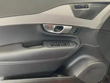 VOLVO XC90 T8 AWD Recharge Plus Bright - 7-Sitzer Pano