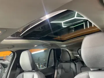 VOLVO XC90 T8 AWD Recharge Plus Bright - 7-Sitzer Pano