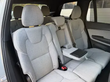 VOLVO XC90 T8 Dark Luft AHK Pano H&K Unfallfrei wieNEU