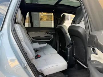 VOLVO XC90 T8 Dark Luft AHK Pano H&K Unfallfrei wieNEU