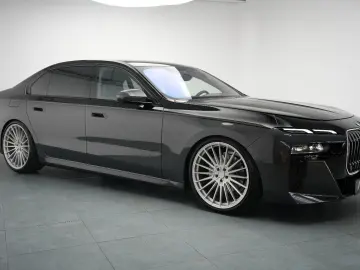 BMW 740d M-Paket ICONIC CinemaTV SkyLounge 360  HUD