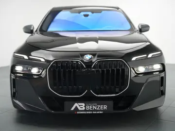 BMW 740d M-Paket ICONIC CinemaTV SkyLounge 360  HUD