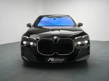 BMW 740d M-Paket ICONIC CinemaTV SkyLounge 360  HUD