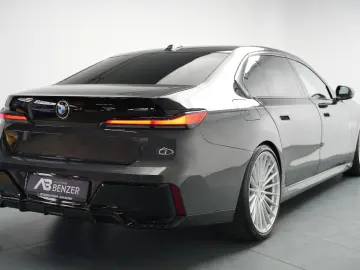 BMW 740d M-Paket ICONIC CinemaTV SkyLounge 360  HUD
