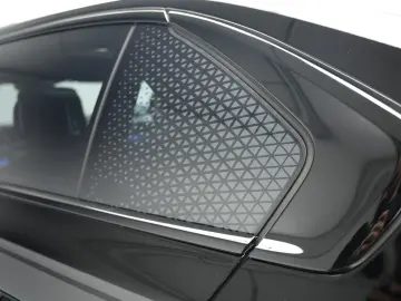 BMW 740d M-Paket ICONIC CinemaTV SkyLounge 360  HUD
