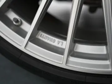 BMW 740d M-Paket ICONIC CinemaTV SkyLounge 360  HUD