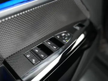 BMW 740d M-Paket ICONIC CinemaTV SkyLounge 360  HUD