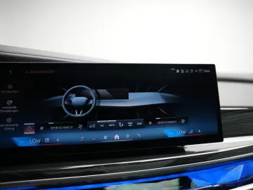 BMW 740d M-Paket ICONIC CinemaTV SkyLounge 360  HUD