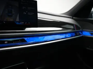 BMW 740d M-Paket ICONIC CinemaTV SkyLounge 360  HUD