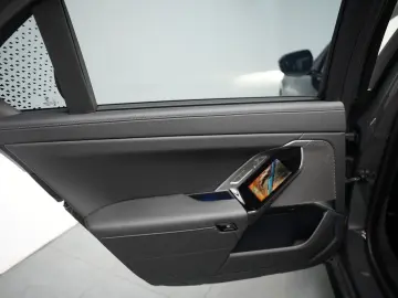 BMW 740d M-Paket ICONIC CinemaTV SkyLounge 360  HUD