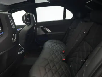 BMW 740d M-Paket ICONIC CinemaTV SkyLounge 360  HUD