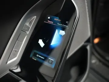 BMW 740d M-Paket ICONIC CinemaTV SkyLounge 360  HUD
