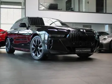 BMW 740D XD  M SPORT PRO  THEATRE B&W SKY-LOUNGE 21