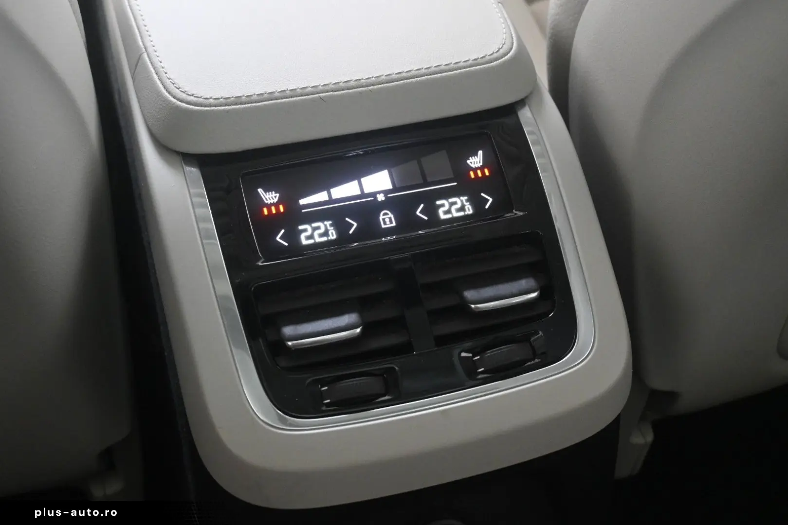 VOLVO XC90 T8 AWDUltimate Dark Recharge Plug-In Hybrid