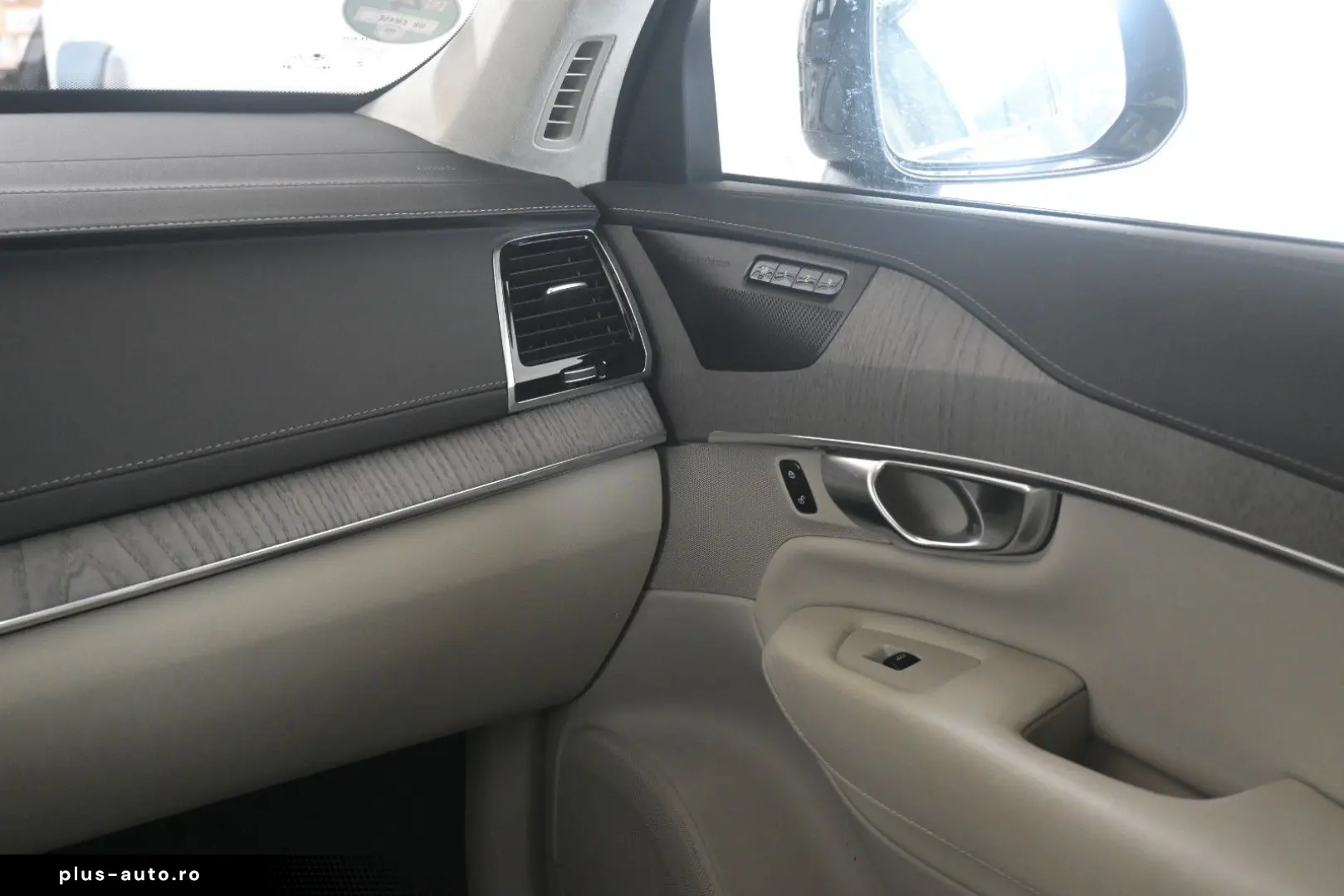 VOLVO XC90 T8 AWDUltimate Dark Recharge Plug-In Hybrid