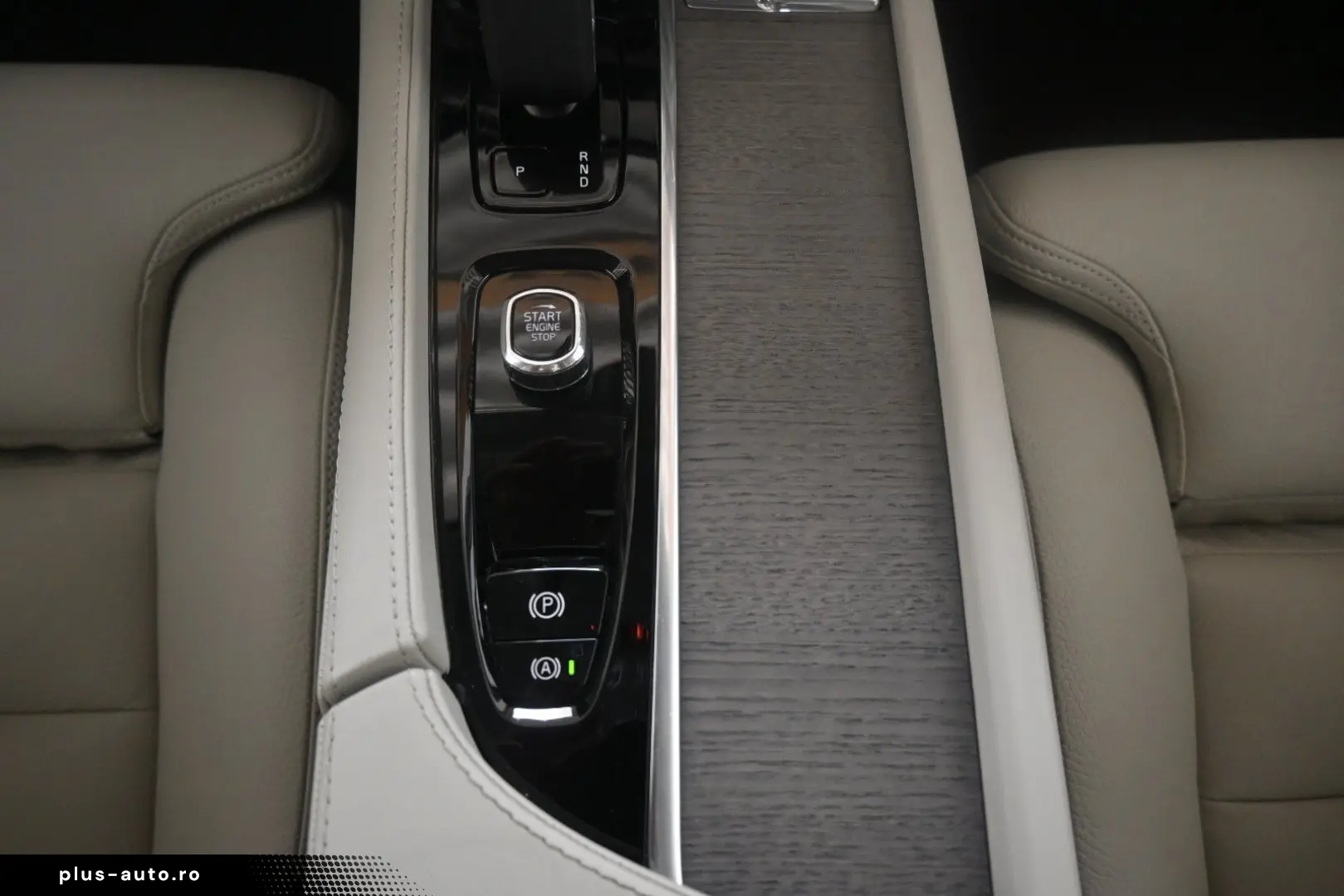 VOLVO XC90 T8 AWDUltimate Dark Recharge Plug-In Hybrid