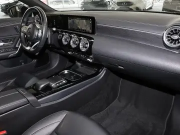 MERCEDES-BENZ CLA 200 4M Coupé AMG DISTRO PANO M-LED 19