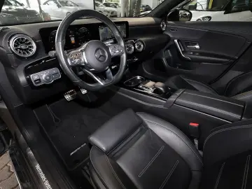 MERCEDES-BENZ CLA 200 4M Coupé AMG DISTRO PANO M-LED 19