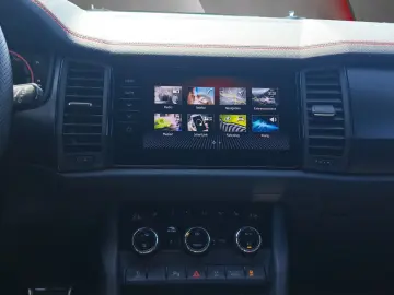 SKODA Kodiaq RS 4x4 2.0 TSI DSG AHK Navi Panodach