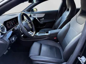 MERCEDES-BENZ CLA 220 4M Coupé AMG MBEAM BURM DISTR PANO KAM