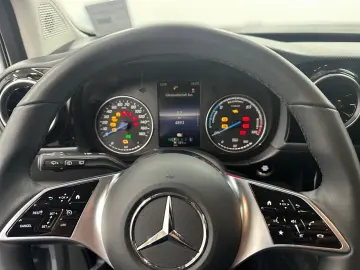 MERCEDES-BENZ EQT 200
