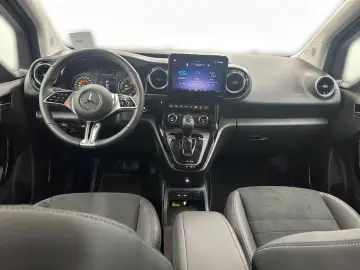 MERCEDES-BENZ EQT 200