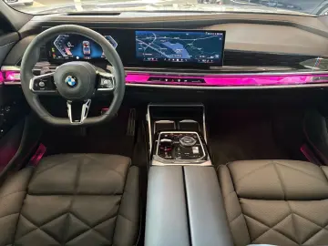 BMW 740d xDrive M Sport DA PA Prof SkyLounge 21  LMR
