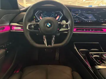 BMW 740d xDrive M Sport DA PA Prof SkyLounge 21  LMR