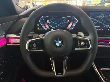BMW 740d xDrive M Sport DA PA Prof SkyLounge 21  LMR