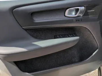 VOLVO XC 40 Ultimate Recharge Pure Electric