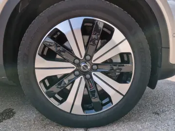 VOLVO XC 40 Ultimate Recharge Pure Electric