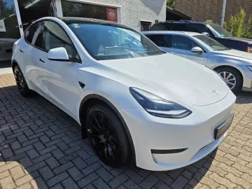 TESLA Model Y RWD Ryzen! SoH 95 5%! 1.HAND! 28TKM!