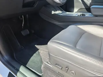 TESLA Model Y RWD Ryzen! SoH 95 5%! 1.HAND! 28TKM!