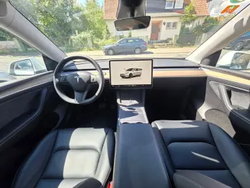 TESLA Model Y RWD Ryzen! SoH 95 5%! 1.HAND! 28TKM!