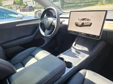 TESLA Model Y RWD Ryzen! SoH 95 5%! 1.HAND! 28TKM!