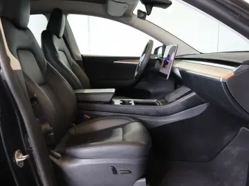 TESLA Model Y Long Range Dual AWD AUTOPILOT 3 PANO