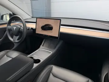 TESLA Model Y Long Range Dual AWD 21 ZOLL STANDHEIZUNG