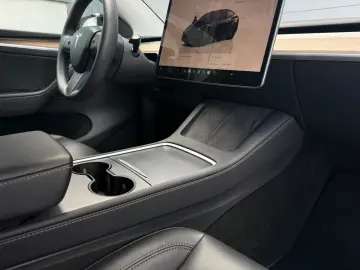 TESLA Model Y Long Range Dual AWD 21 ZOLL STANDHEIZUNG